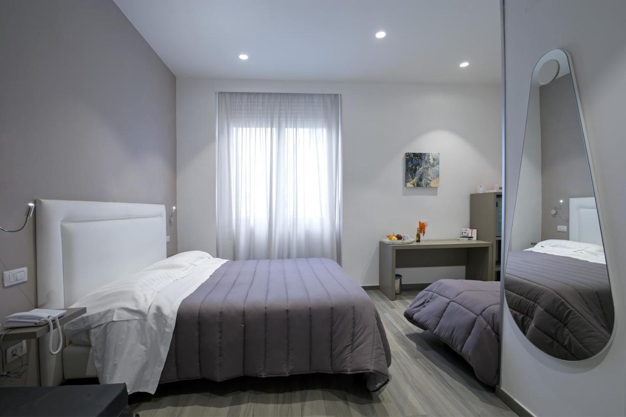 Hotel Bruman Salerno Eksteriør bilde