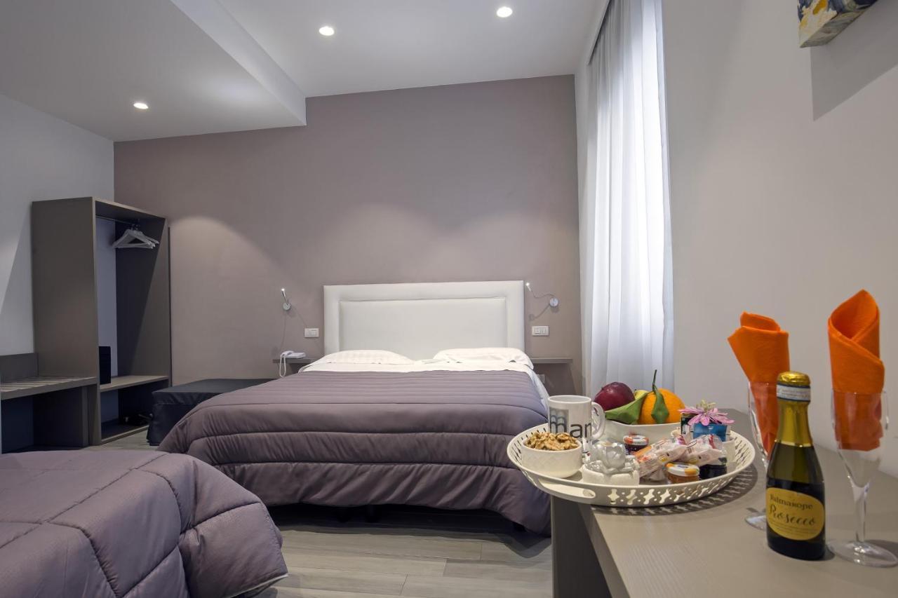 Hotel Bruman Salerno Eksteriør bilde