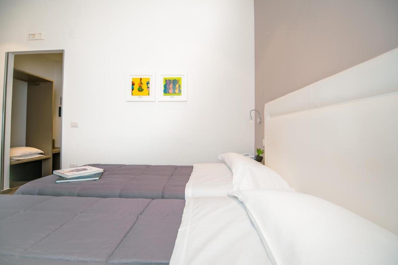 Hotel Bruman Salerno Eksteriør bilde