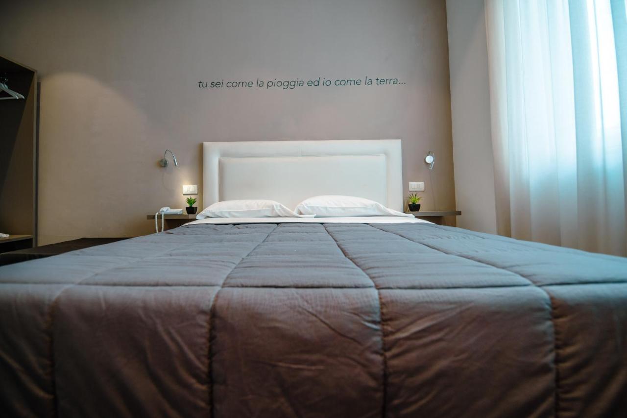 Hotel Bruman Salerno Eksteriør bilde